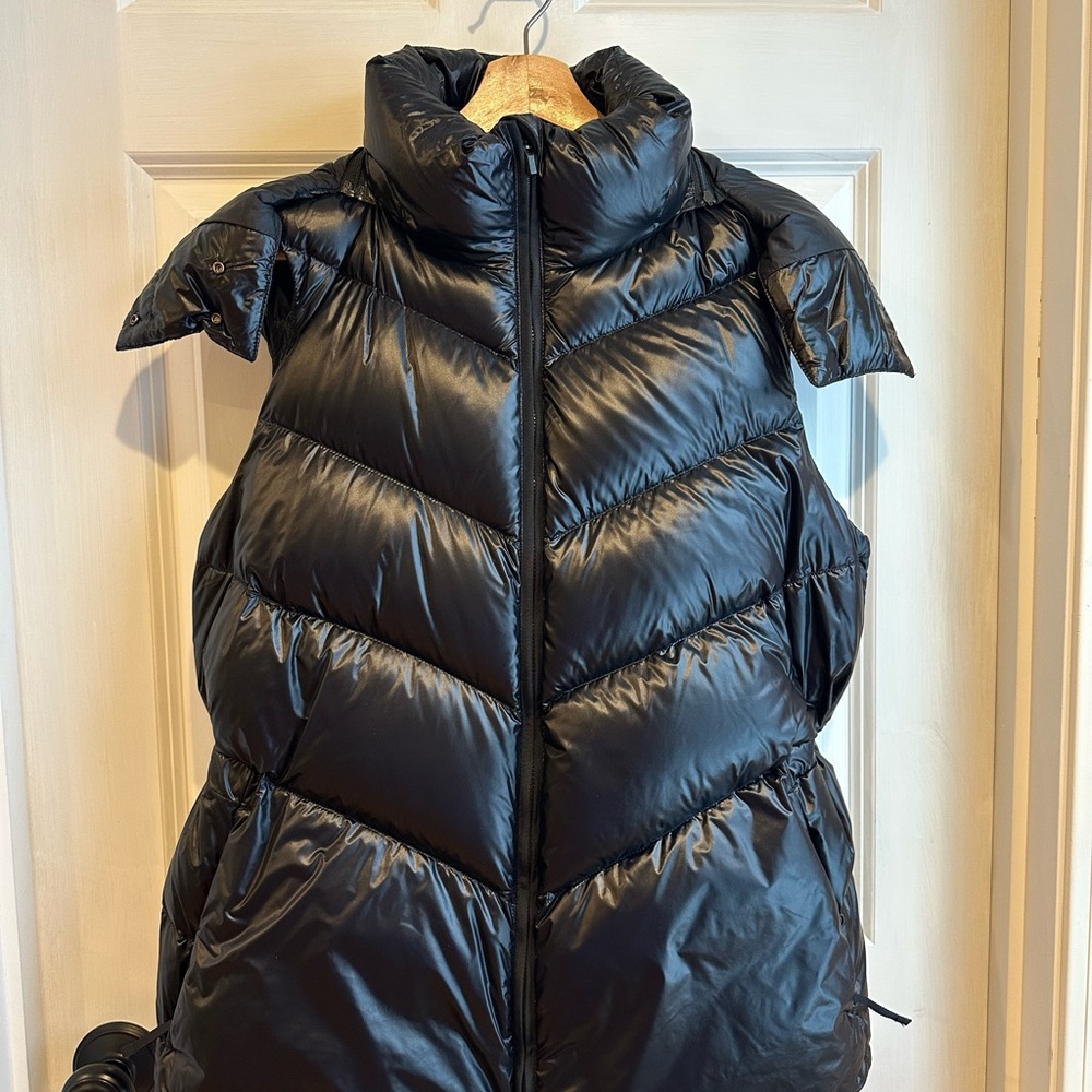 Women's Athleta Black Puffer Vest